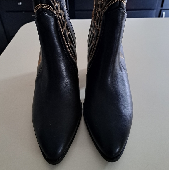 Women’s Western Boots - Picture 7 of 7